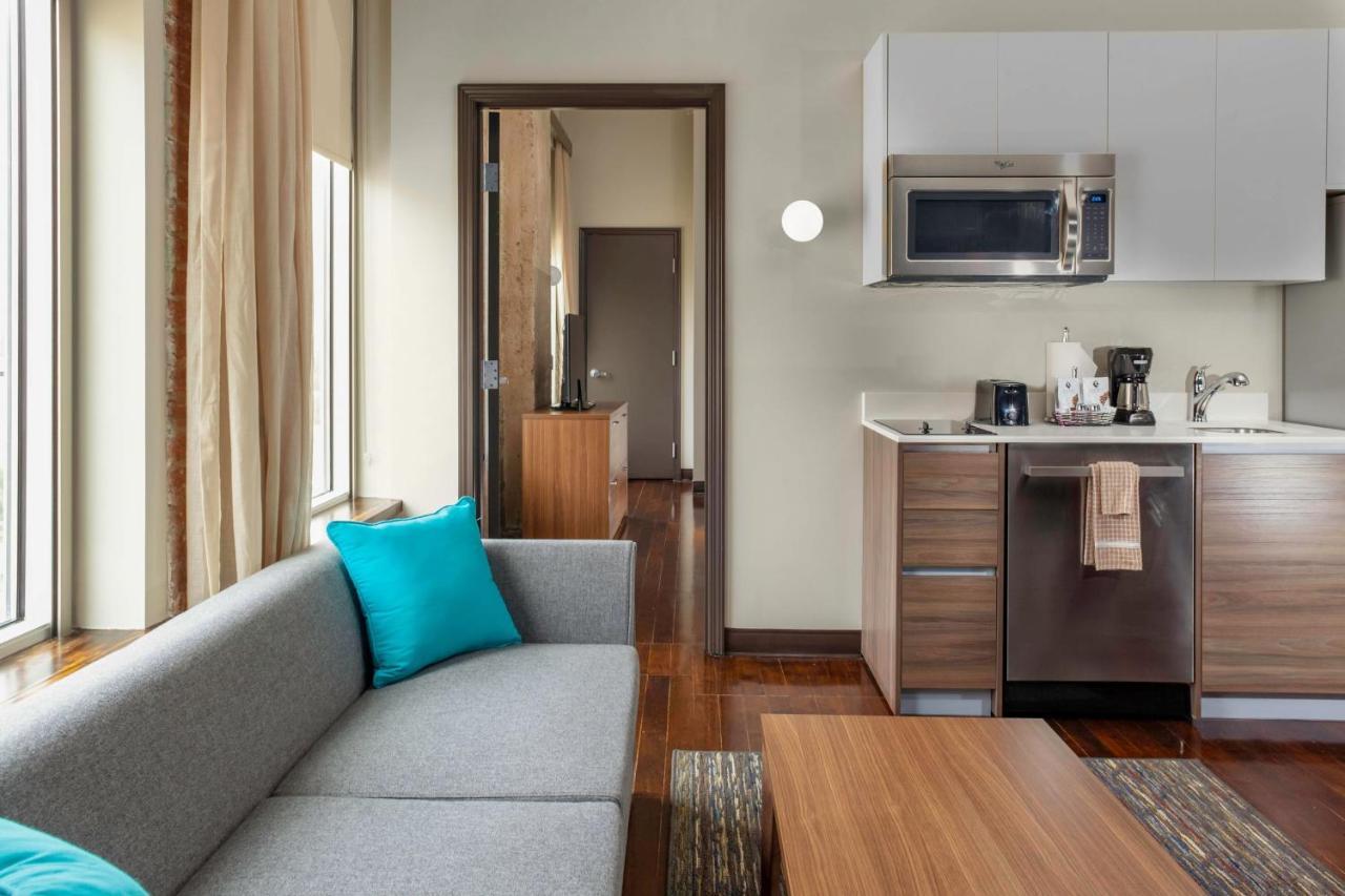 Towneplace Suites By Marriott Dallas Downtown Екстер'єр фото